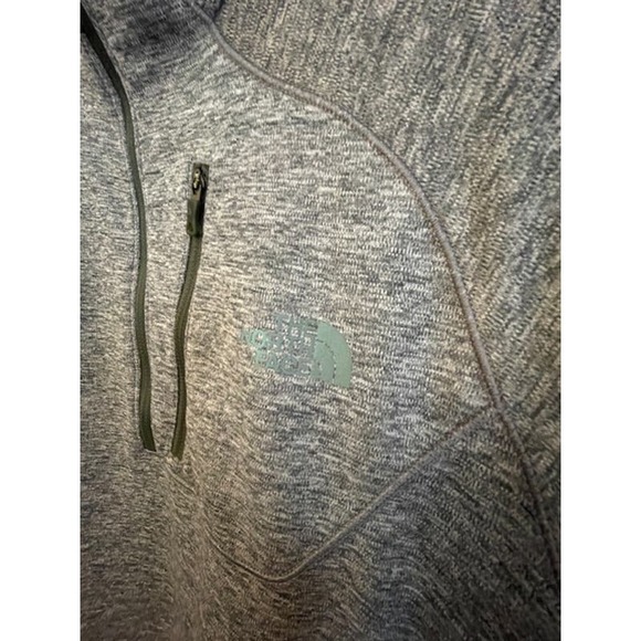 The North Face “FlashDry” men's quarter zip gray pullover sweatshirt. - Picture 3 of 7